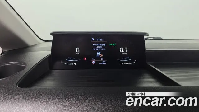 Hyundai Staria 2023 thumb 8