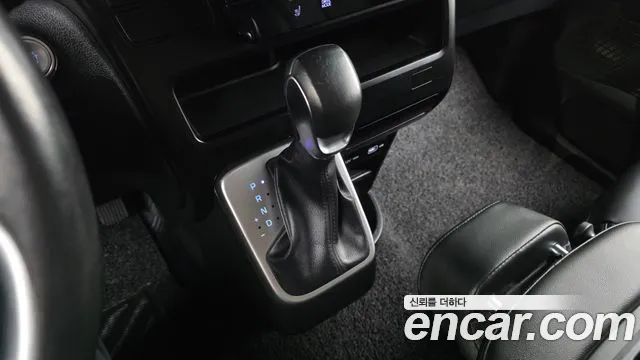 Hyundai Staria 2023 thumb 9