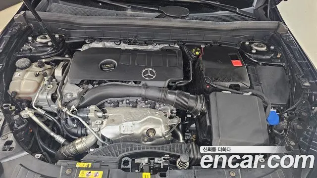 Mercedes-Benz GLB 2023 thumb 6