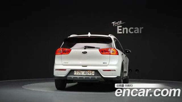 Kia Niro 2018 thumb 4