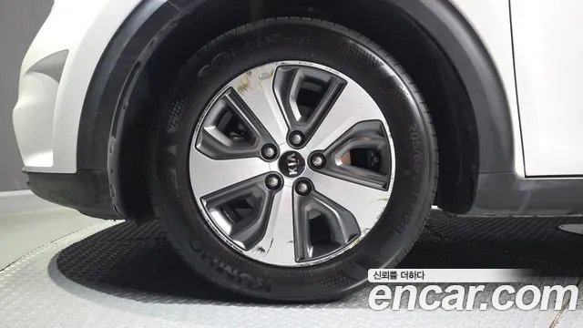 Kia Niro 2018 thumb 5