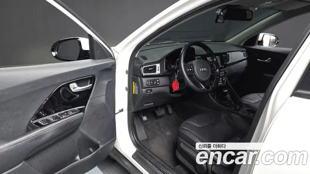 Kia Niro 2018 thumb 10