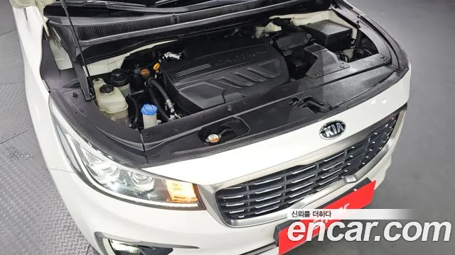 Kia Carnival 2018 thumb 5