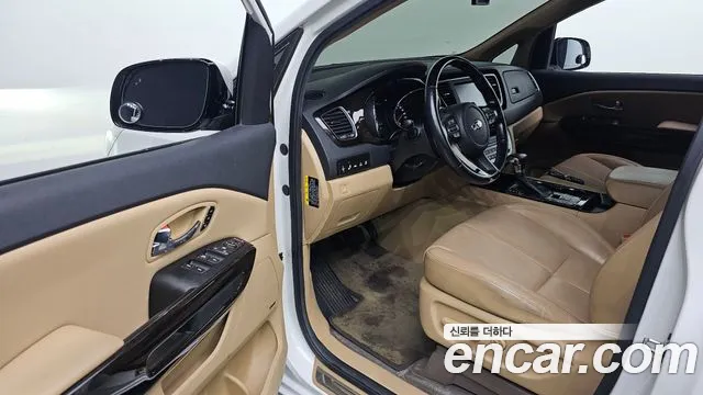 Kia Carnival 2018 thumb 9