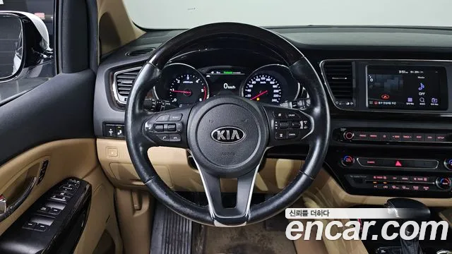 Kia Carnival 2018 thumb 11