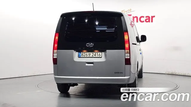 Hyundai Staria 2022 thumb 4