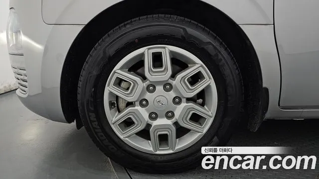 Hyundai Staria 2022 thumb 5