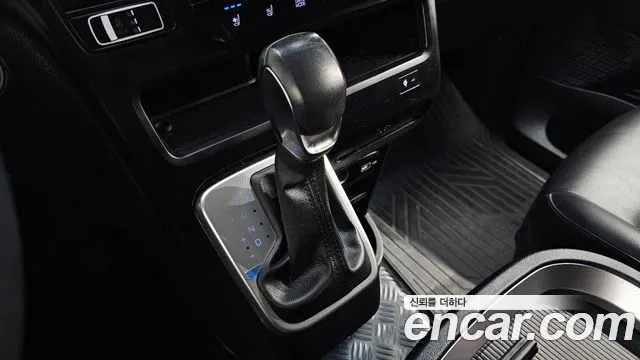 Hyundai Staria 2022 thumb 9
