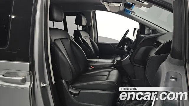 Hyundai Staria 2022 thumb 10