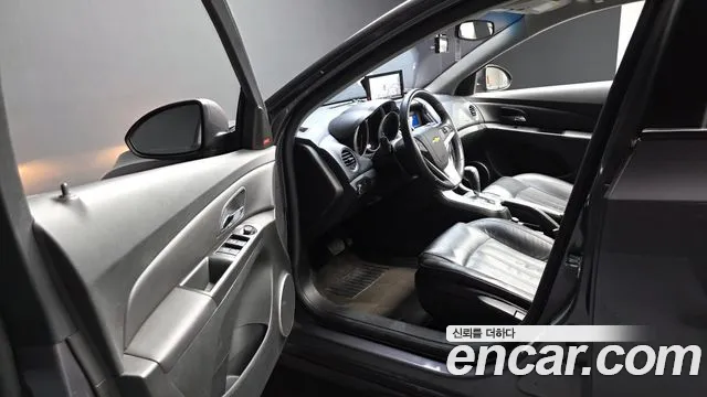 ChevroletGMDaewoo Cruze 2011 thumb 9
