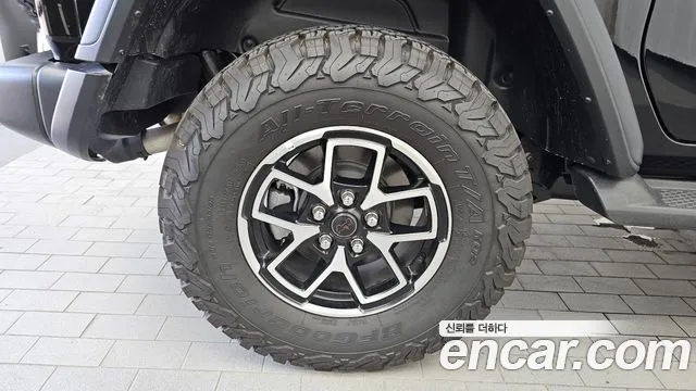 Jeep Wrangler 2025 thumb 5