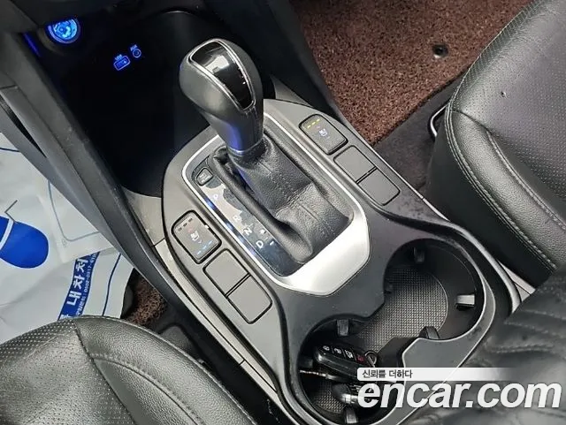 Hyundai Santa Fe 2016 thumb 8