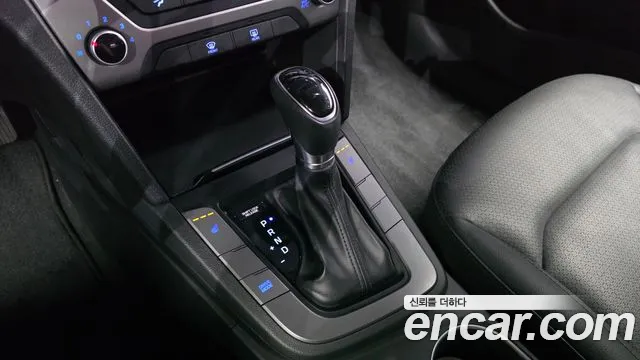 Hyundai Avante 2017 thumb 8