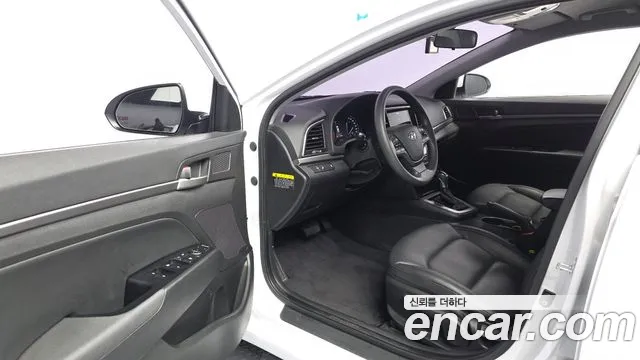 Hyundai Avante 2017 thumb 9
