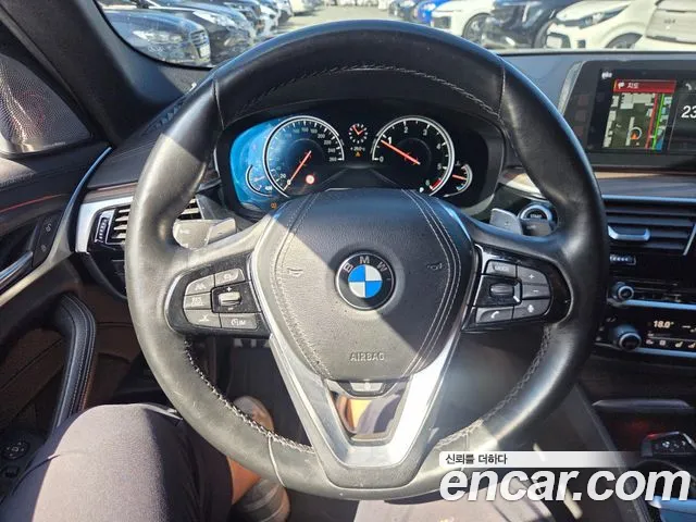 BMW 5-Series 2017 thumb 7