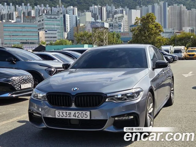 BMW 5-Series 2017 thumb 12