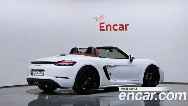 Porsche Cayman 2017 thumb 2
