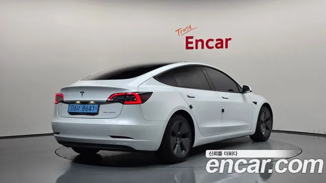 Tesla Model 3 2021 thumb 2
