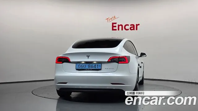 Tesla Model 3 2021 thumb 4