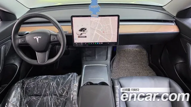 Tesla Model 3 2021 thumb 7
