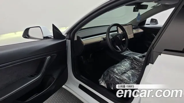 Tesla Model 3 2021 thumb 10