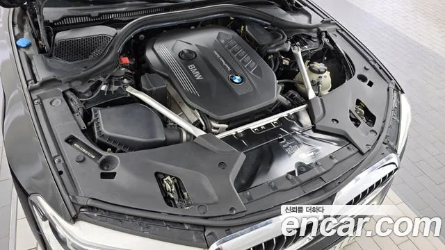 BMW 5-Series 2018 thumb 6