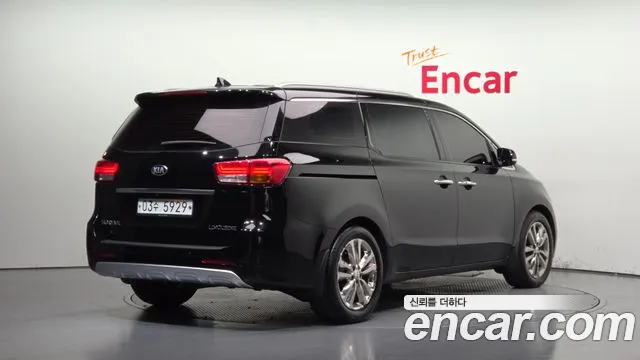 Kia Carnival 2016 thumb 2