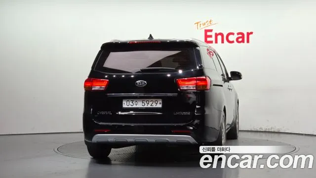 Kia Carnival 2016 thumb 4
