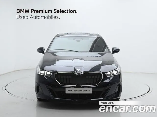 BMW 5-Series 2025 thumb 3