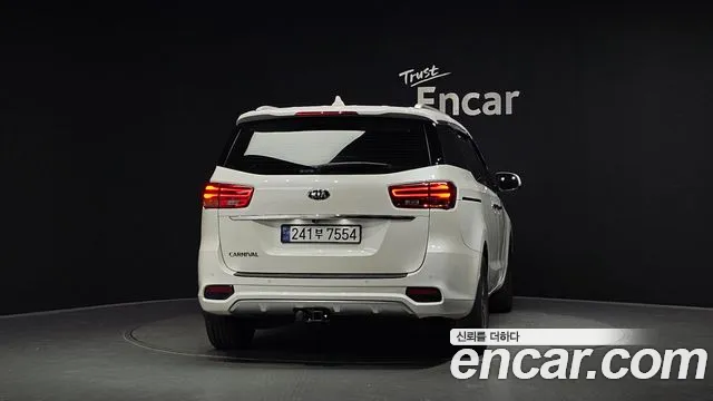 Kia Carnival 2020 thumb 4
