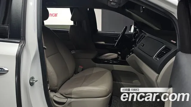 Kia Carnival 2020 thumb 10
