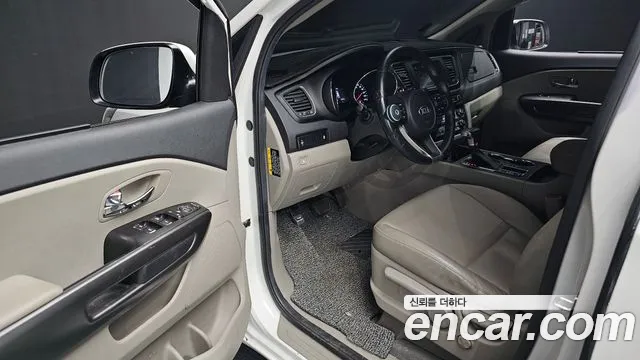 Kia Carnival 2020 thumb 11