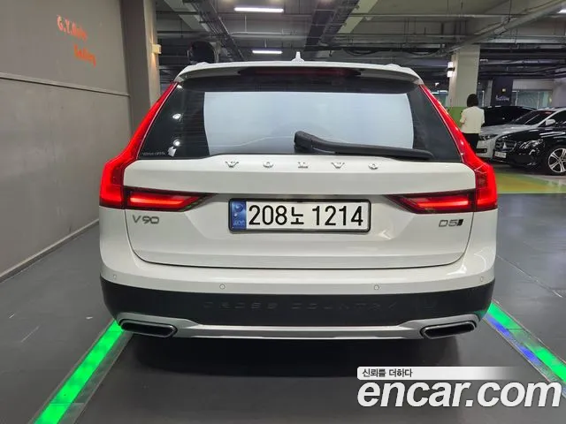Volvo V90 2018 thumb 4
