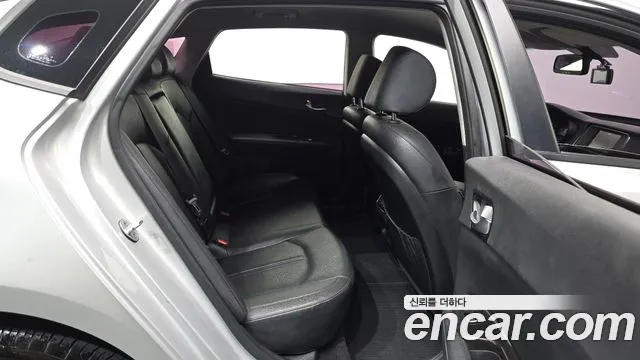 Kia K5 2016 thumb 12