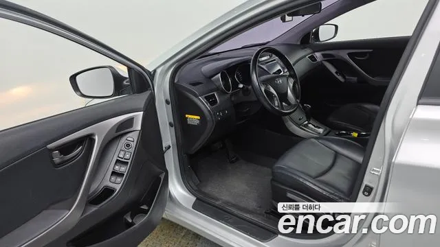 Hyundai Avante 2013 thumb 10