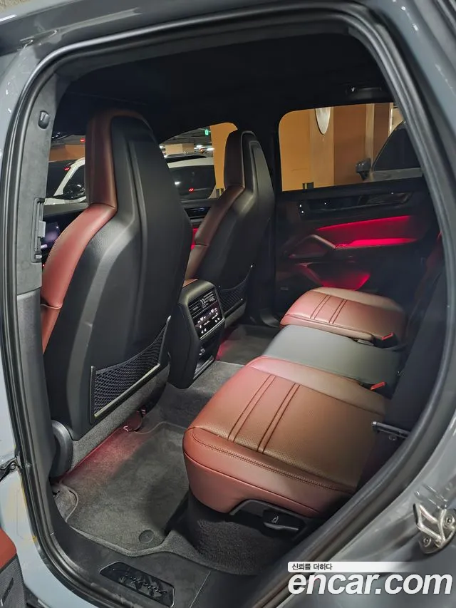 Porsche Cayenne 2025 thumb 7