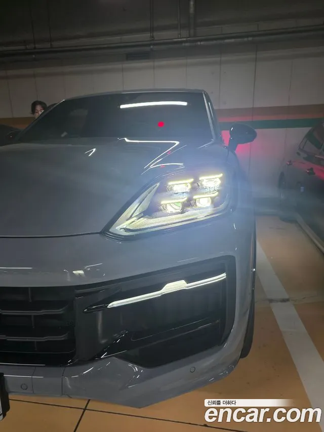 Porsche Cayenne 2025 thumb 10