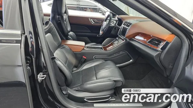 Lincoln Continental 2019 thumb 11