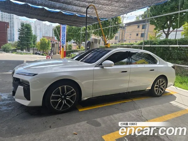 BMW i7 2026 thumb 5