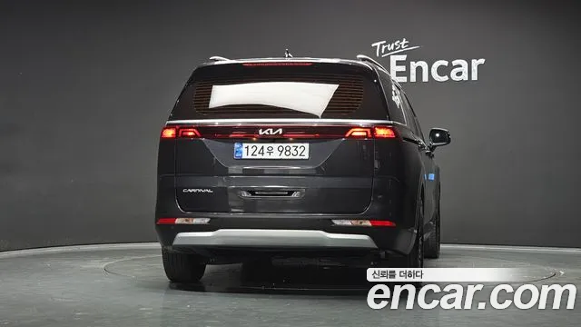 Kia Carnival 2022 thumb 4