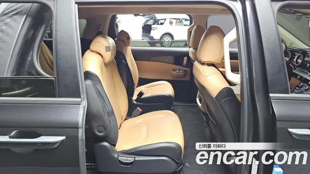 Kia Carnival 2022 thumb 11