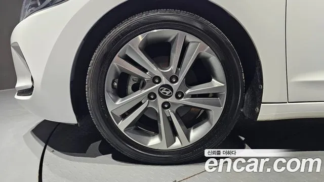 Hyundai Avante 2018 thumb 5