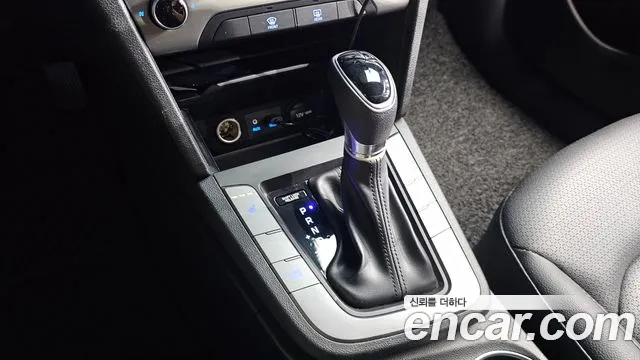 Hyundai Avante 2018 thumb 9