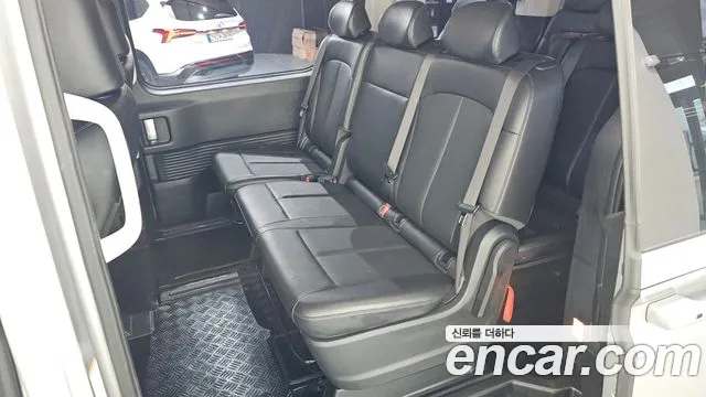 Hyundai Staria 2023 thumb 11