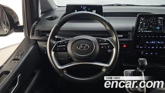 Hyundai Staria 2023 thumb 12