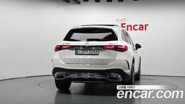 Mercedes-Benz GLC 2026 thumb 4