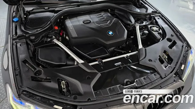 BMW 5-Series 2023 thumb 6