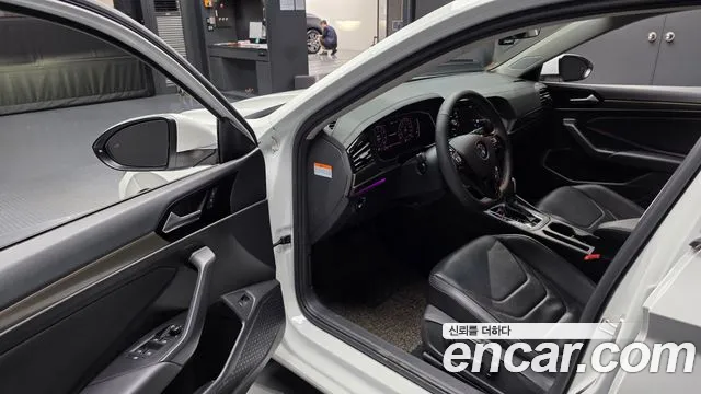 Volkswagen Jetta 2021 thumb 10