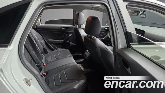 Volkswagen Jetta 2021 thumb 12