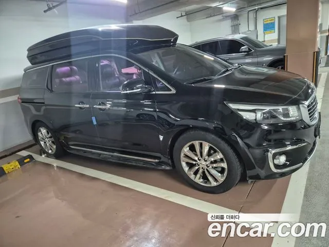 Kia Carnival 2017 thumb 2